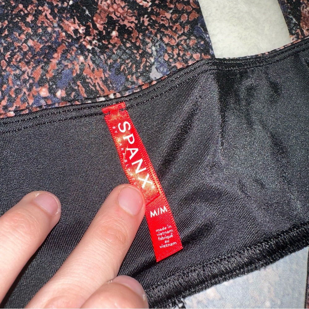 NWT! Spanx Faux Leather Snake Shine Leggings! - Picture 6 of 7